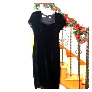 Little black party dress! (Size 12 Petite)